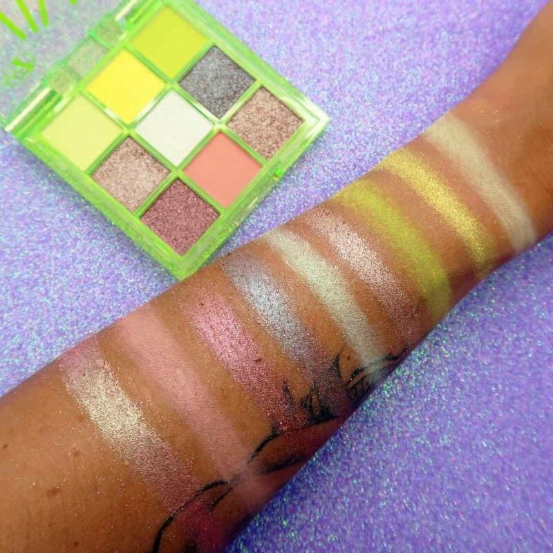 W7 - Vivid Pressed pigments palette - Glowin' Green