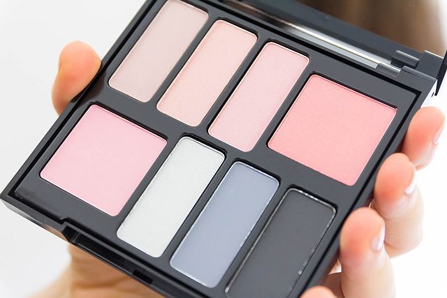 The Body Shop British Rose Eye Cheek Palette