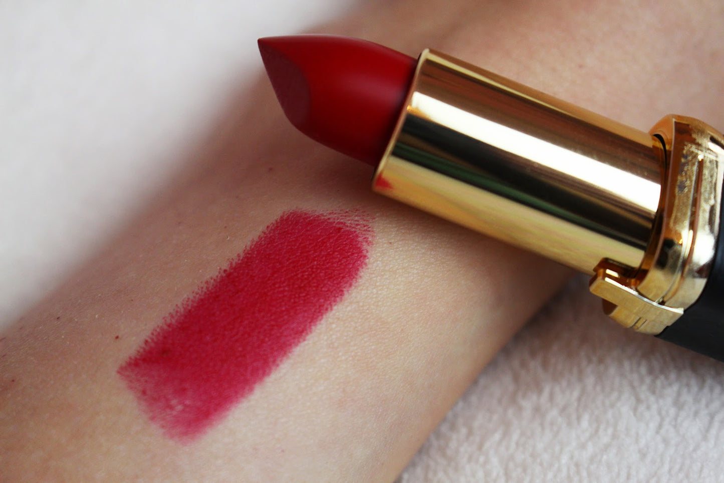 Loreal Collection Exclusive Blakes Blakes Blackes Pure Red