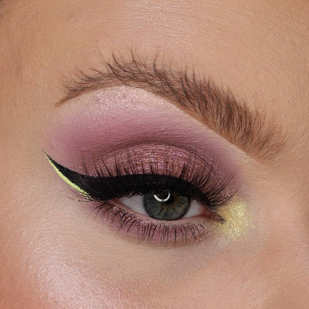 W7 Soft Hues Pressed Pigment Palette - Rose Quartz