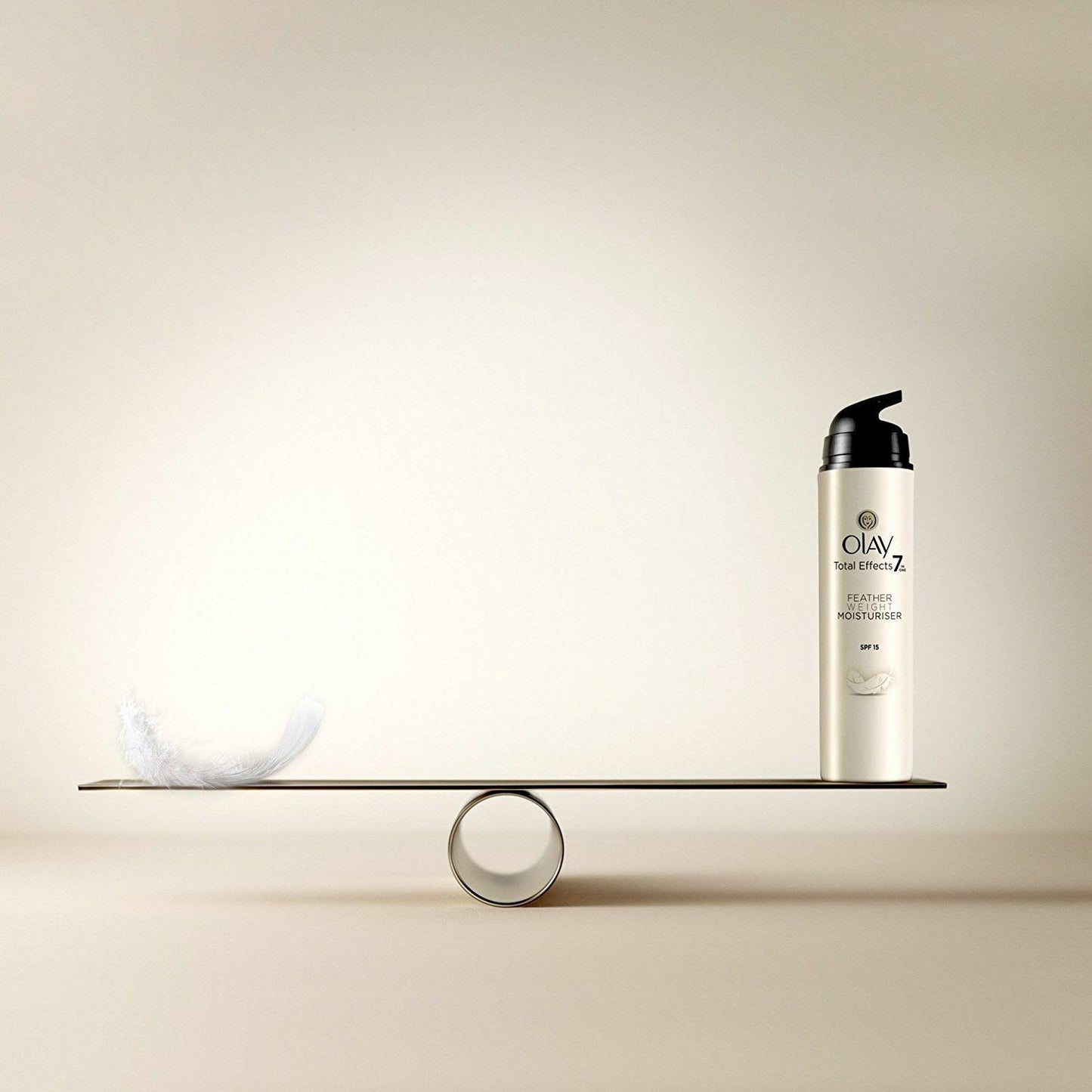 Olay Total Effects 7 Feather Weight Moisturiser SPF 15 50 ml