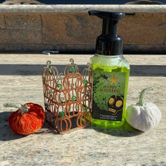 Bath & Body Works Sparkling Pumpkin Pattern Foam Soap Dispenser (Halloween Special)