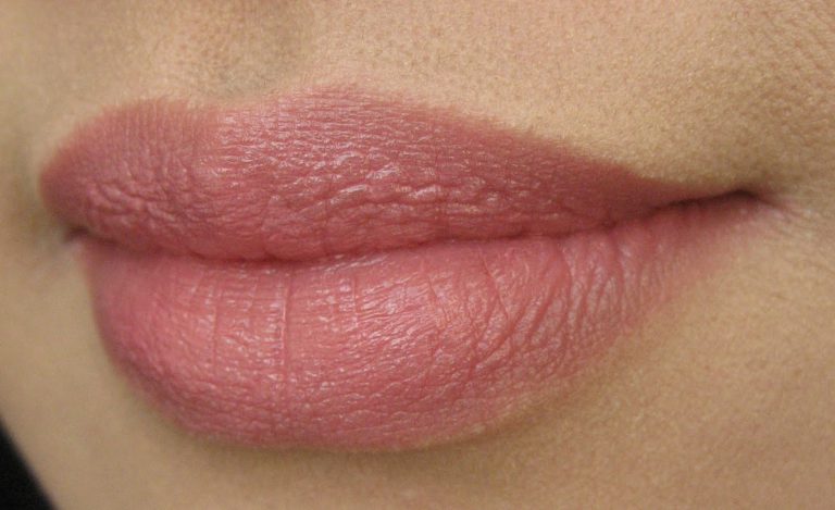 Gucci Audacious Color Intense Lipstick 010 Magnolia Pink